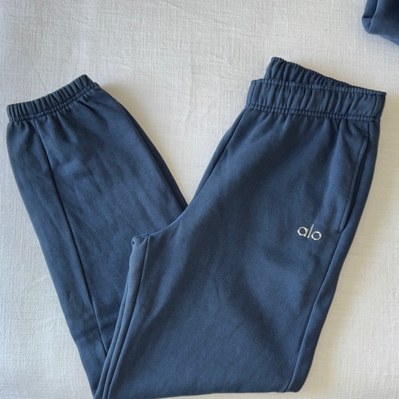 ALO Yoga Accolade Set Medium - Bluestone - Picture 6 of 9